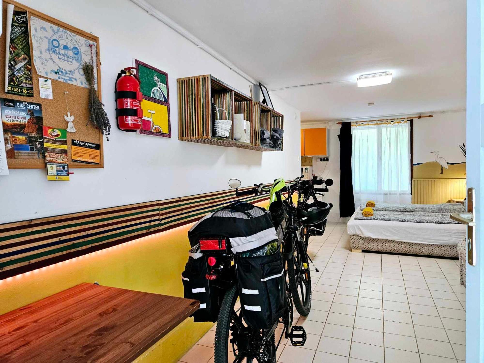 Apartment For Cyclists Ride In Balatonalmádi Buitenkant foto